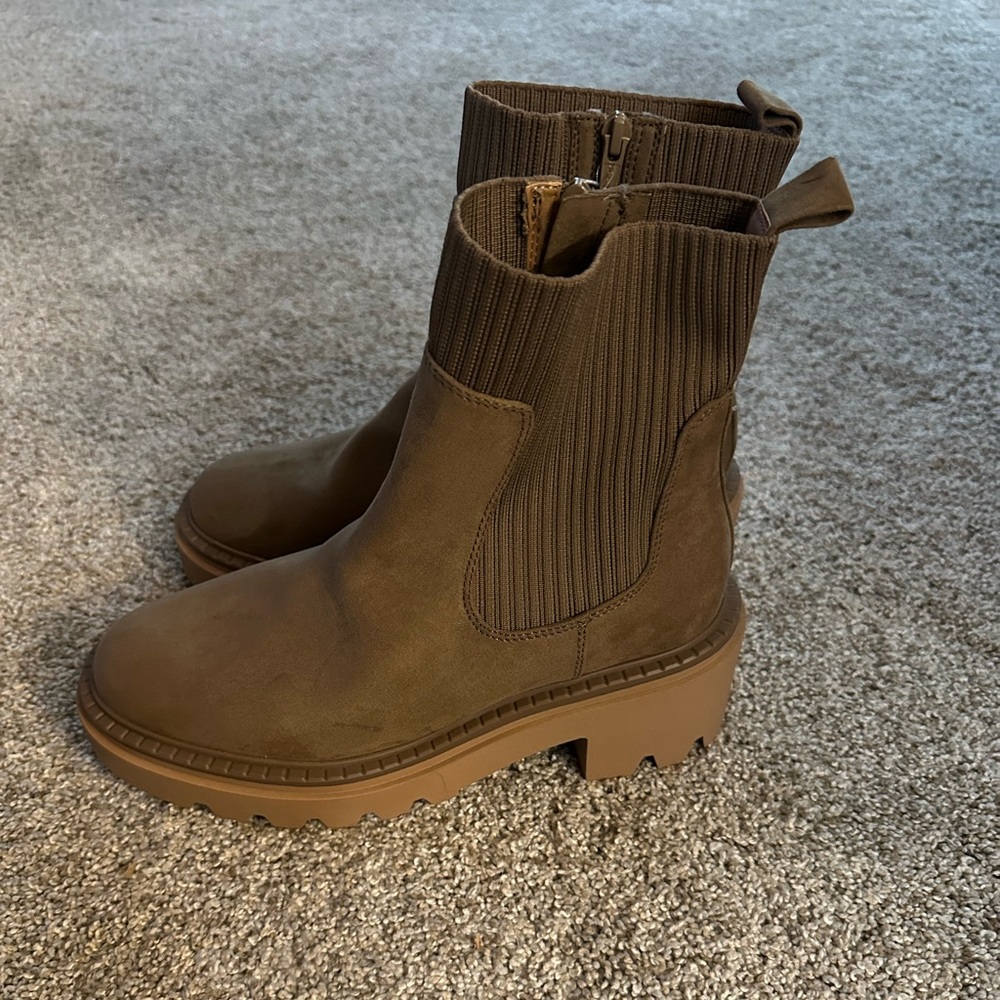 Universal Thread Brown Ribbed Chelsea Lug Ankle Boots